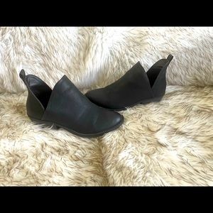 Black ankle booties boots